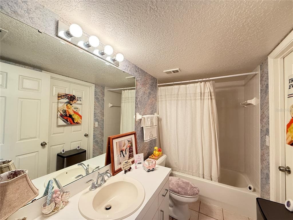 407 BOUCHELLE DRIVE 303 photo 11