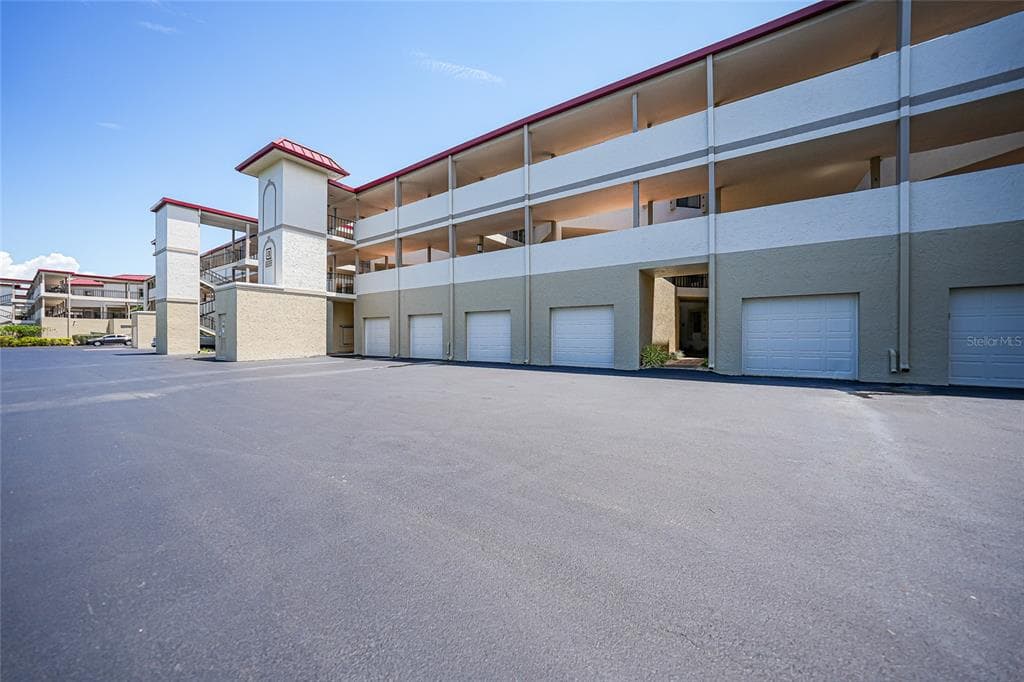 3230 SOUTHSHORE DRIVE #34A 2