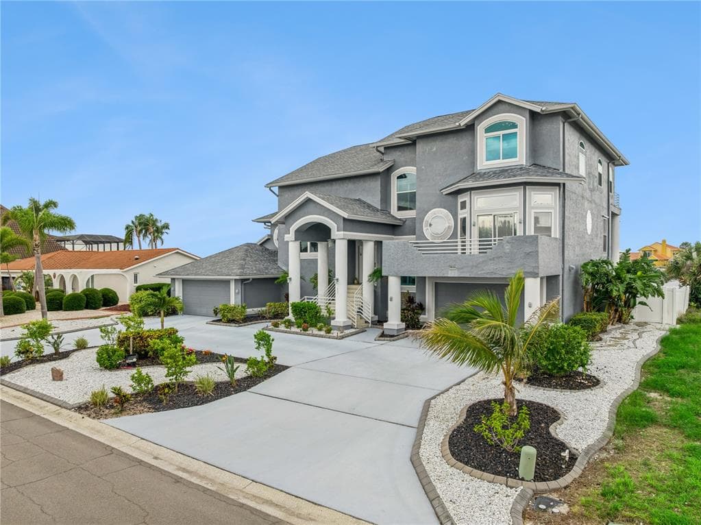 807 CHIPAWAY DRIVE 4