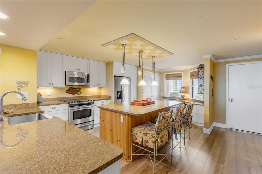 257 MINORCA BEACH WAY 406 photo 7