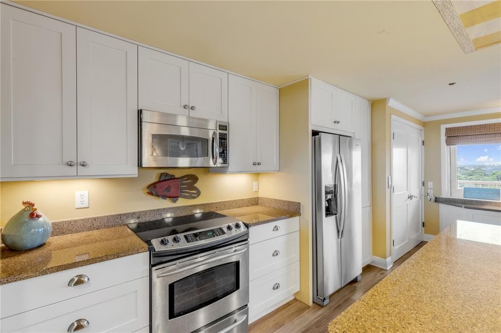 257 MINORCA BEACH WAY 406 photo 9
