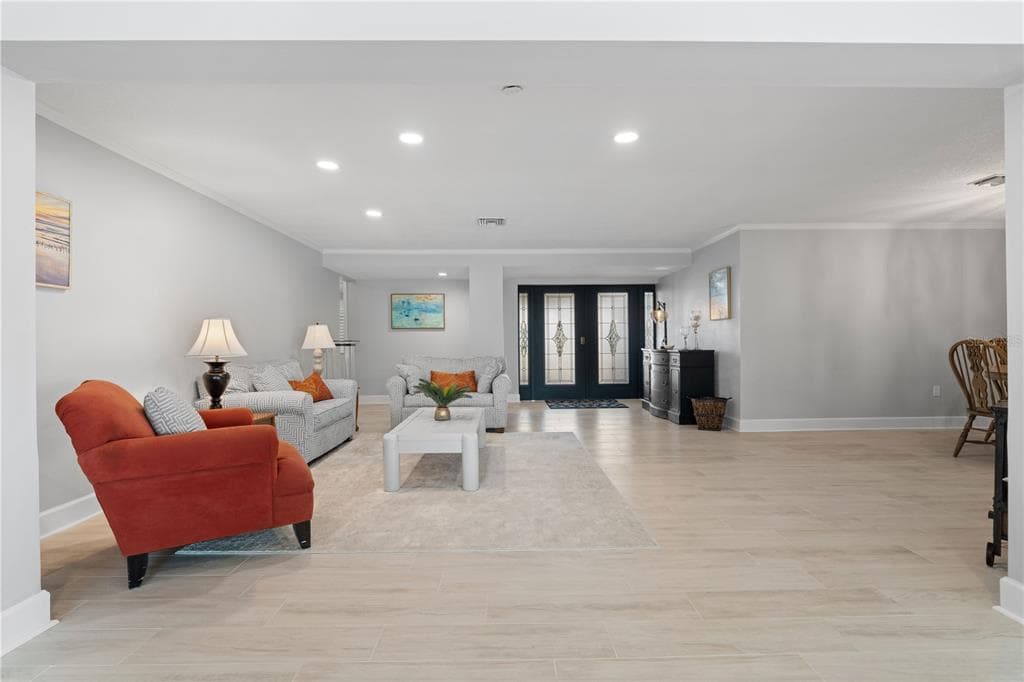 2211 PALM TREE DRIVE 5