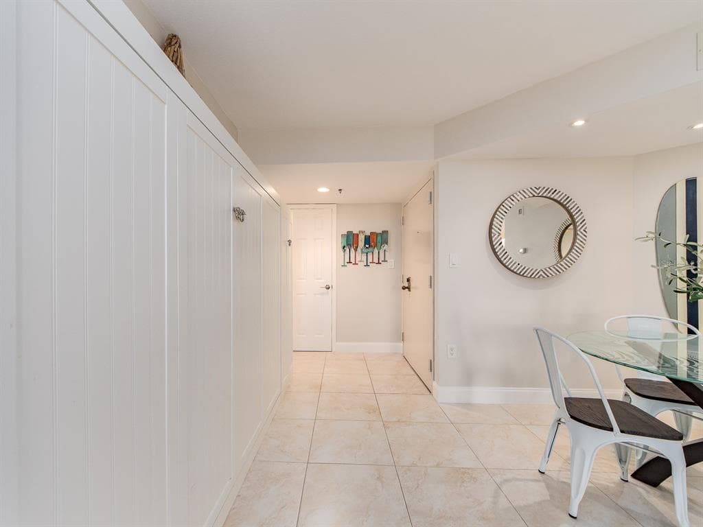 690 ISLAND WAY 408 photo 23