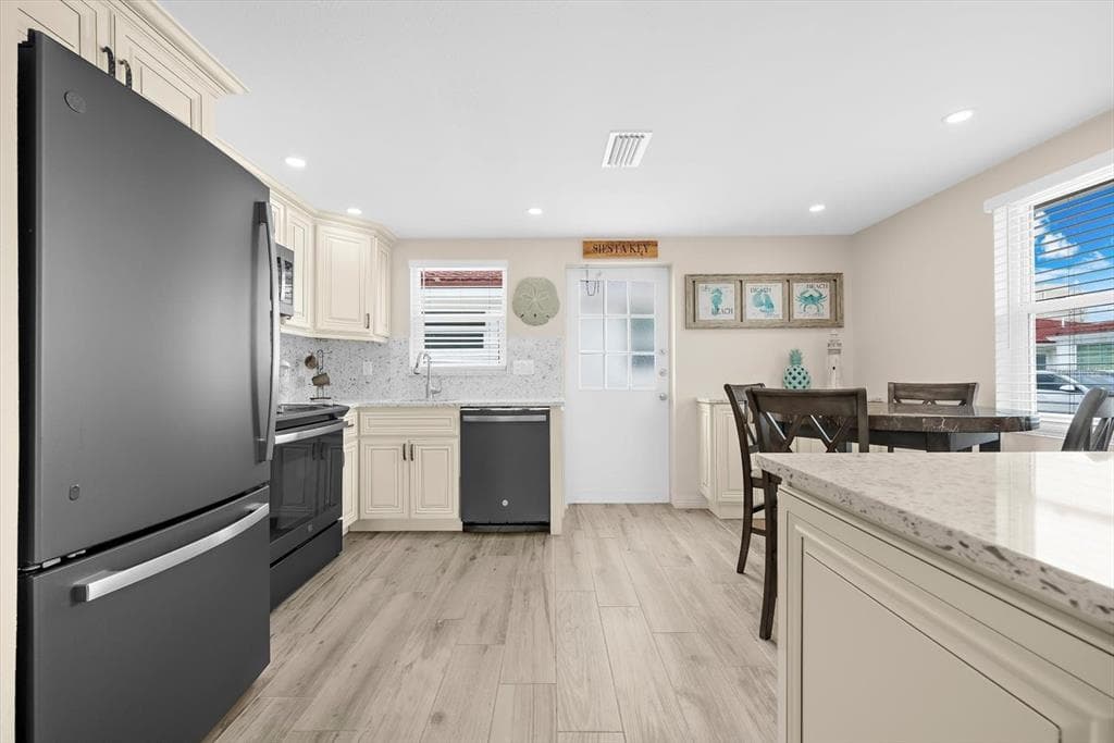 6154 MIDNIGHT PASS ROAD B1 photo 10