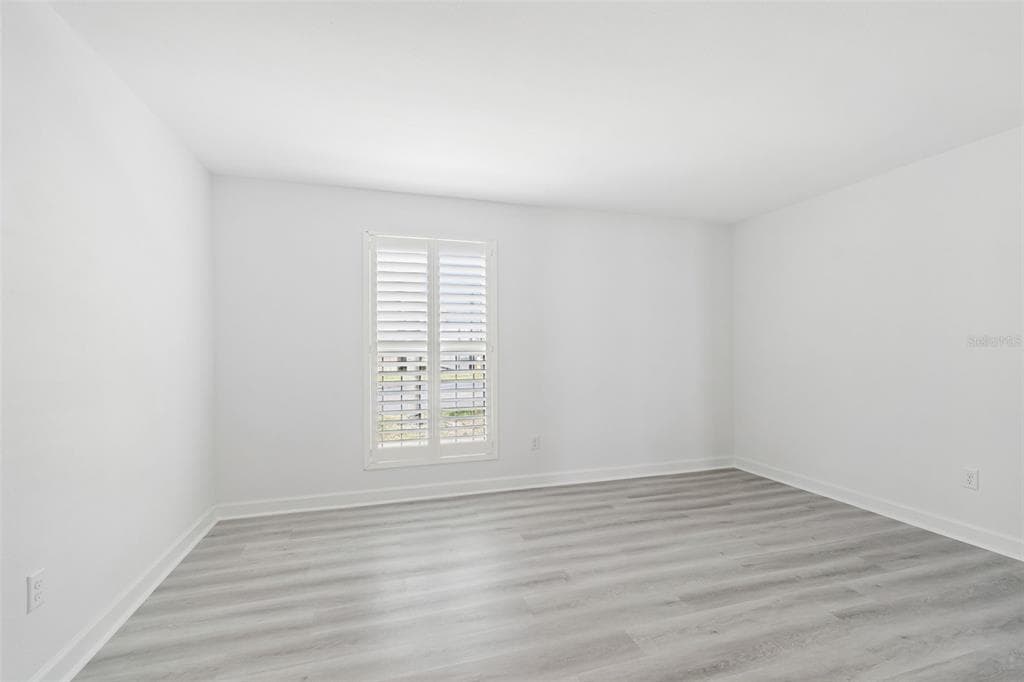 552 PLAZA SEVILLE COURT 97 photo 16