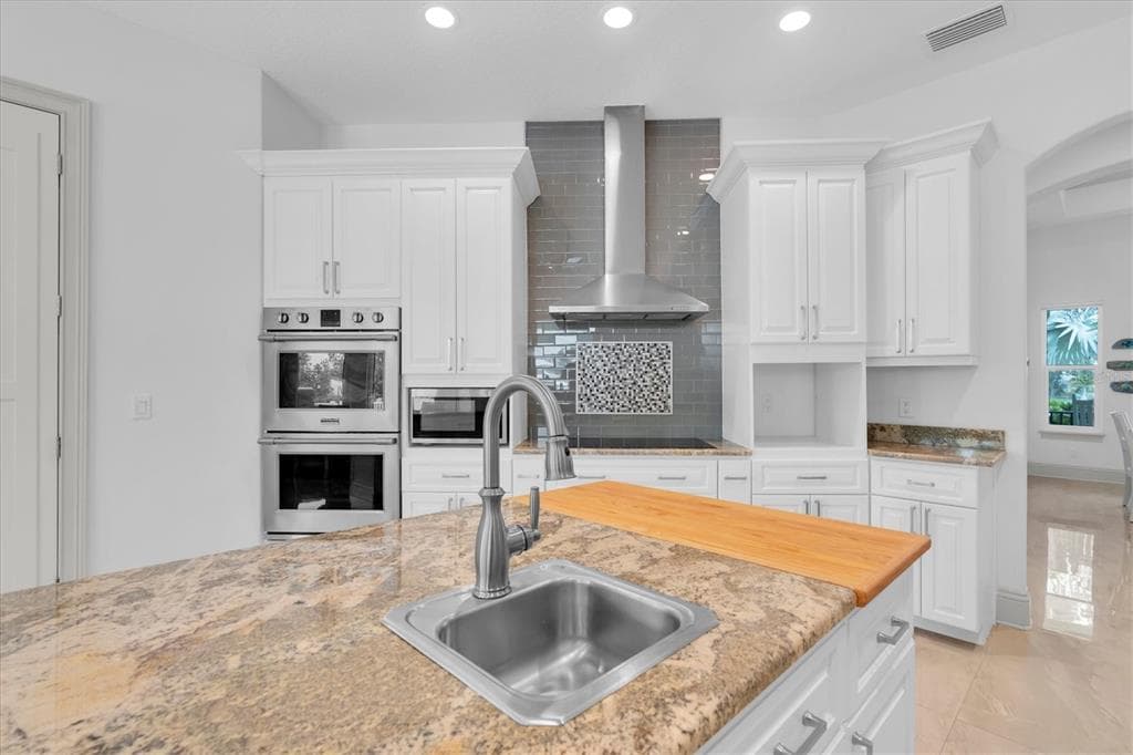 811 BIRDIE WAY photo 9