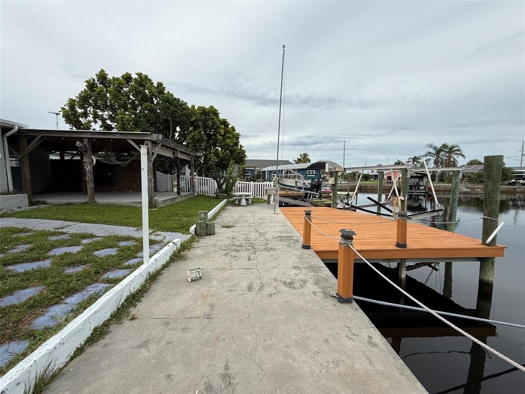 12739 3RD ISLE 5