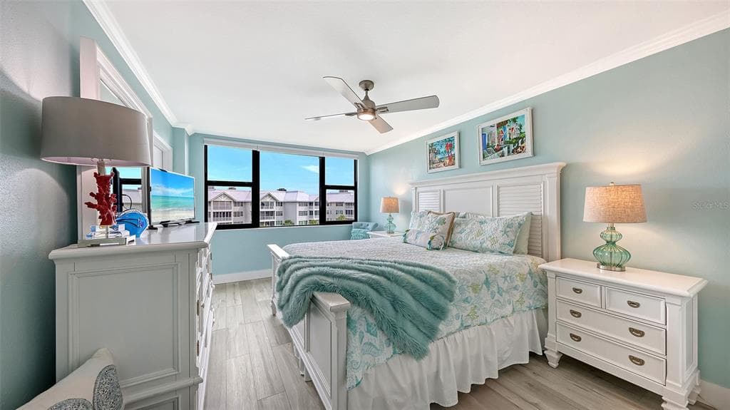 5855 MIDNIGHT PASS ROAD #510 4