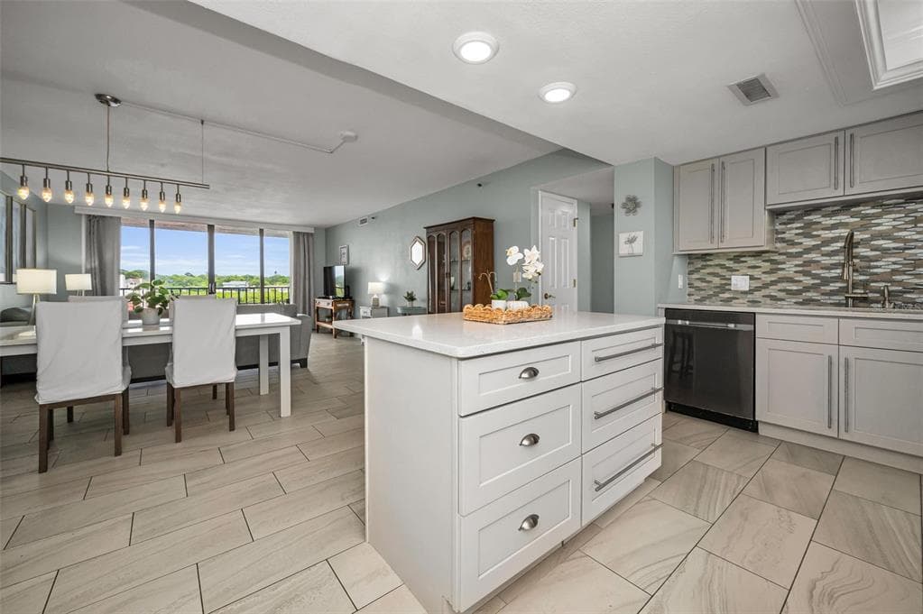 19111 VISTA BAY DRIVE 304 photo 23