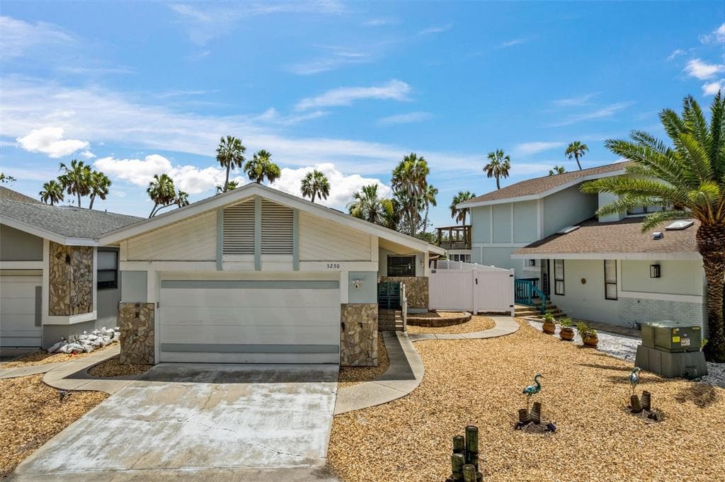 5250 S RIVERVIEW CIRCLE photo 2