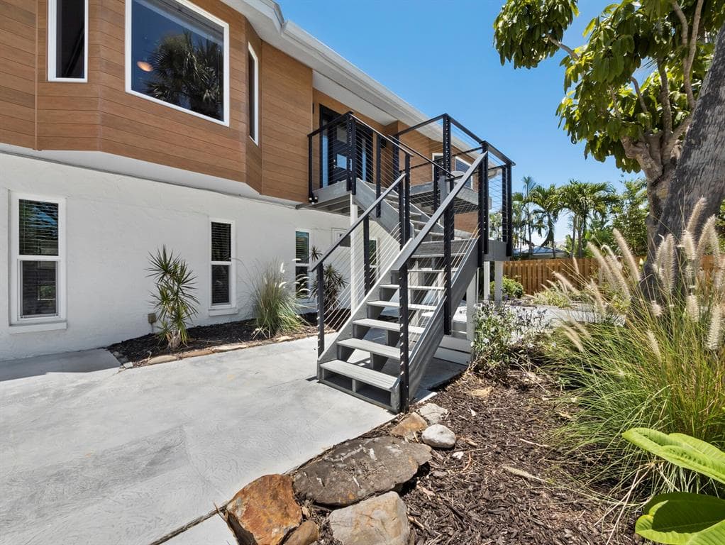 521 CUMMINGS STREET 5