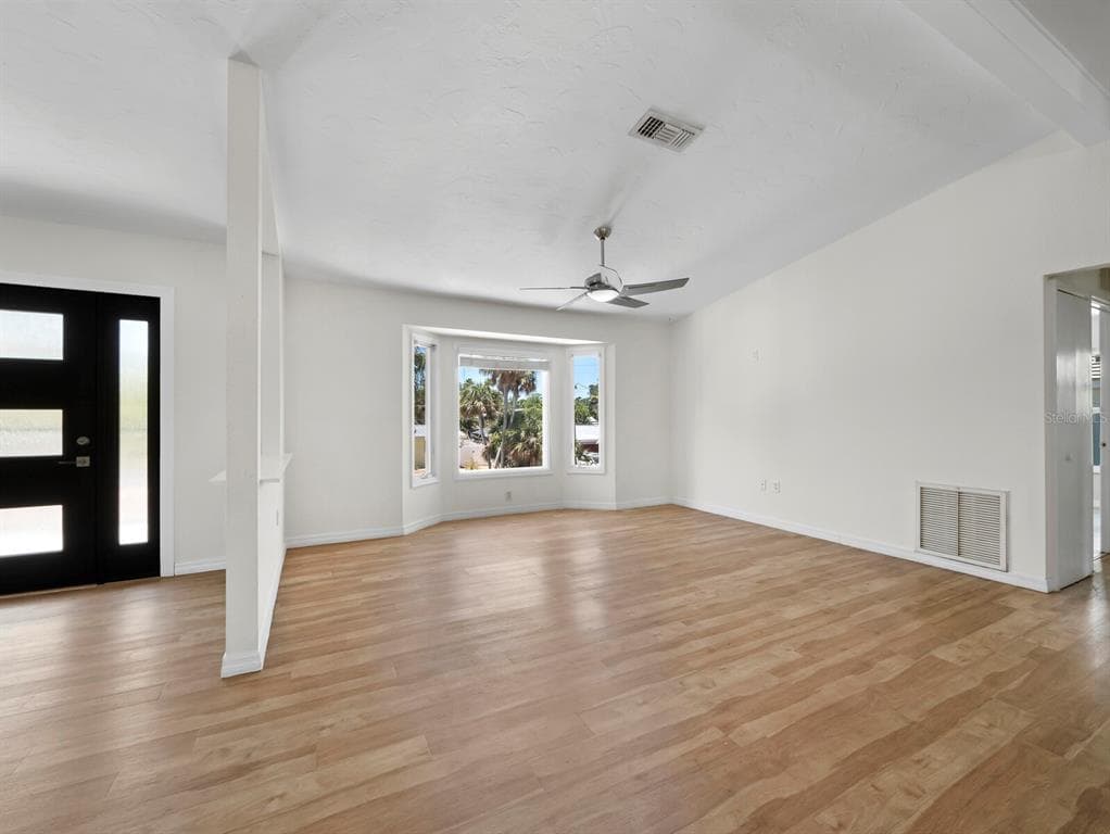 521 CUMMINGS STREET photo 9