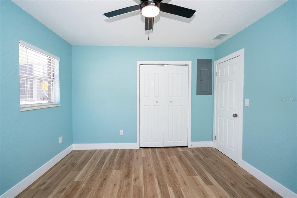 415 COUNTRY CLUB DRIVE photo 20