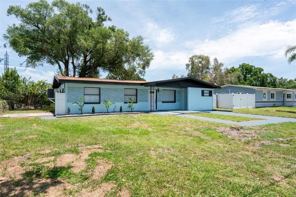 415 COUNTRY CLUB DRIVE photo 4
