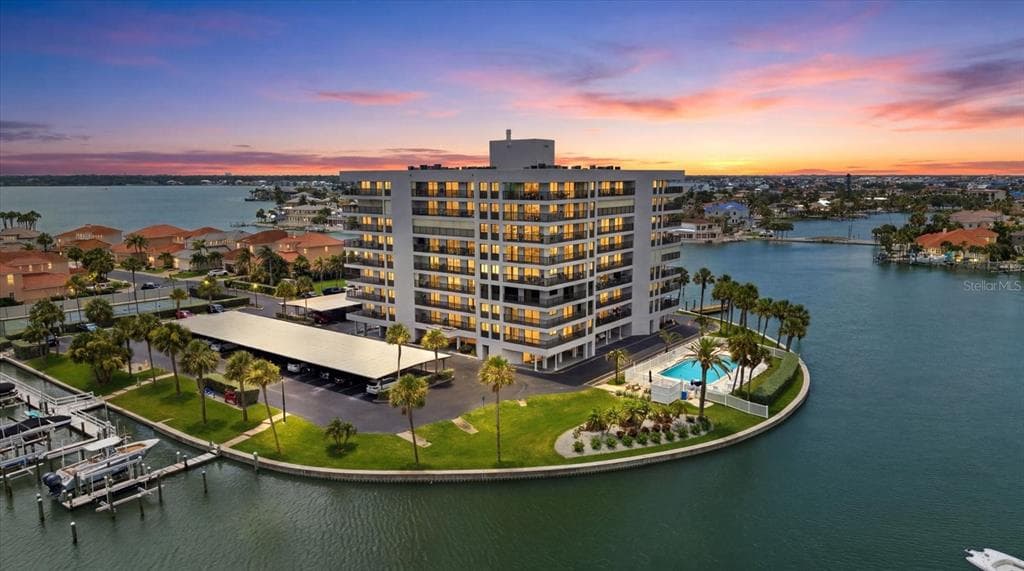 1651 SAND KEY ESTATES COURT #31 1