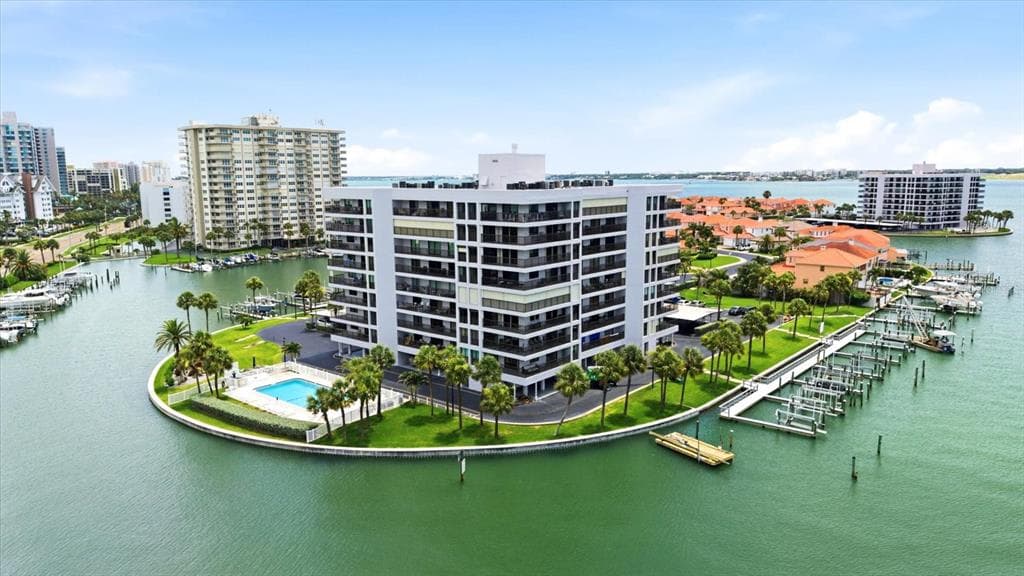 1651 SAND KEY ESTATES COURT #31 4