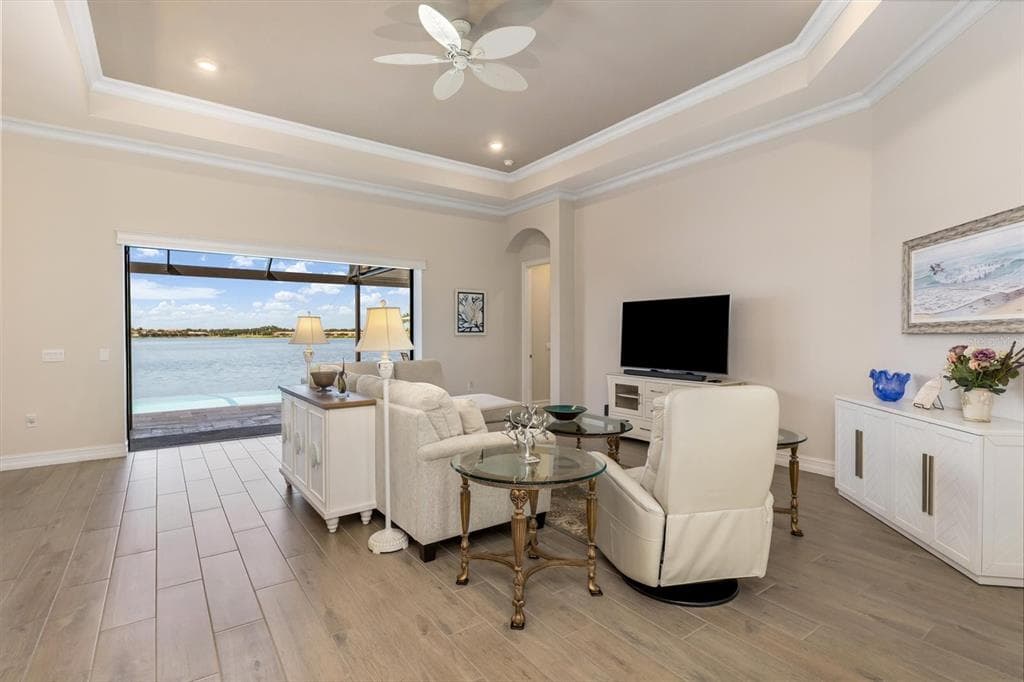 553 MARAVIYA BOULEVARD photo 5