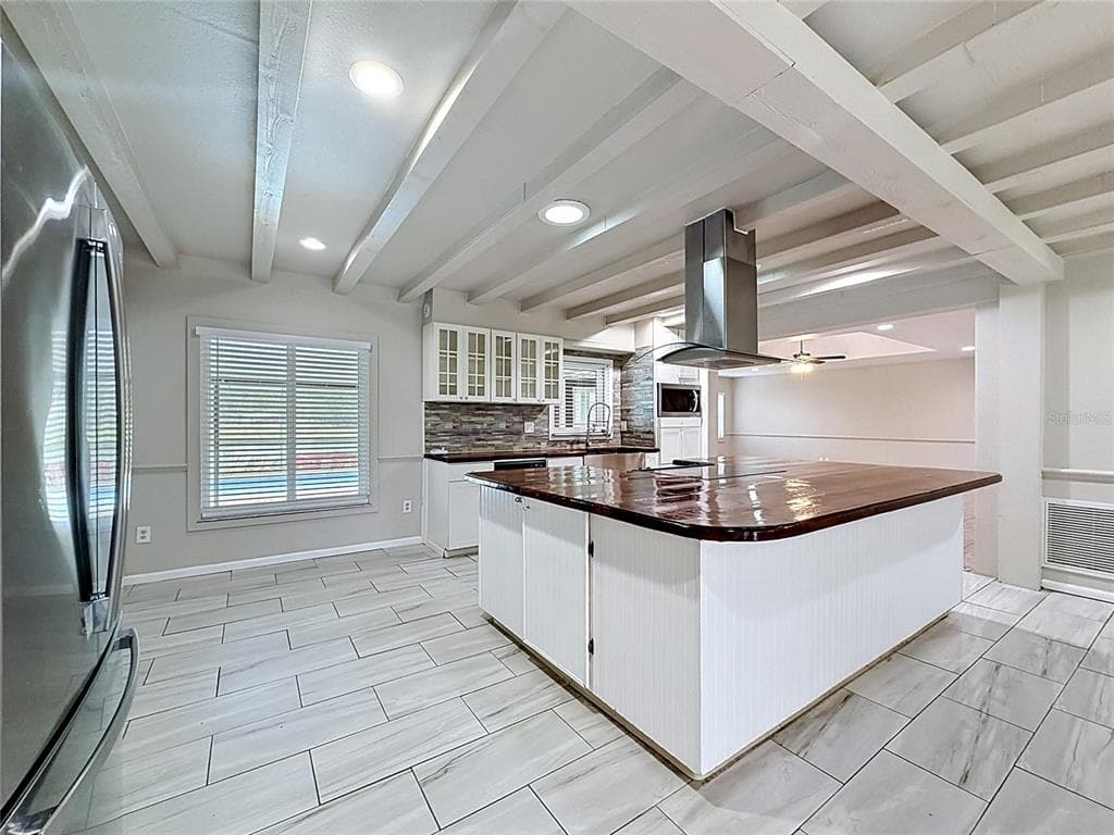 912 SHANGRI LA DRIVE photo 14