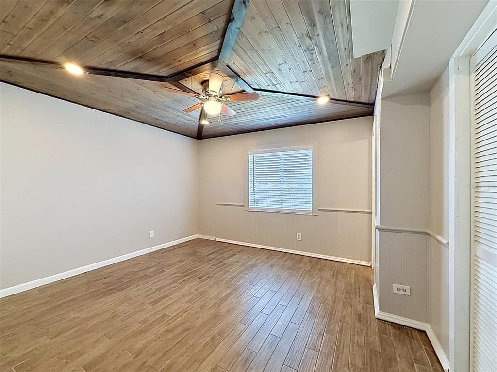 912 SHANGRI LA DRIVE photo 18