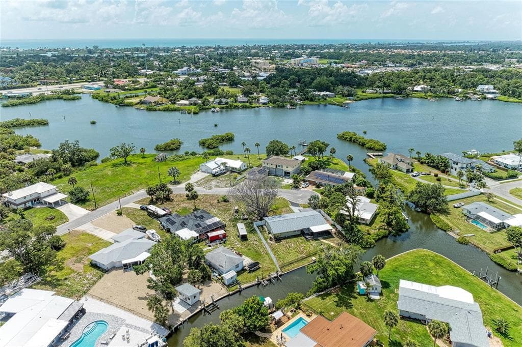 302 DONA DRIVE 5