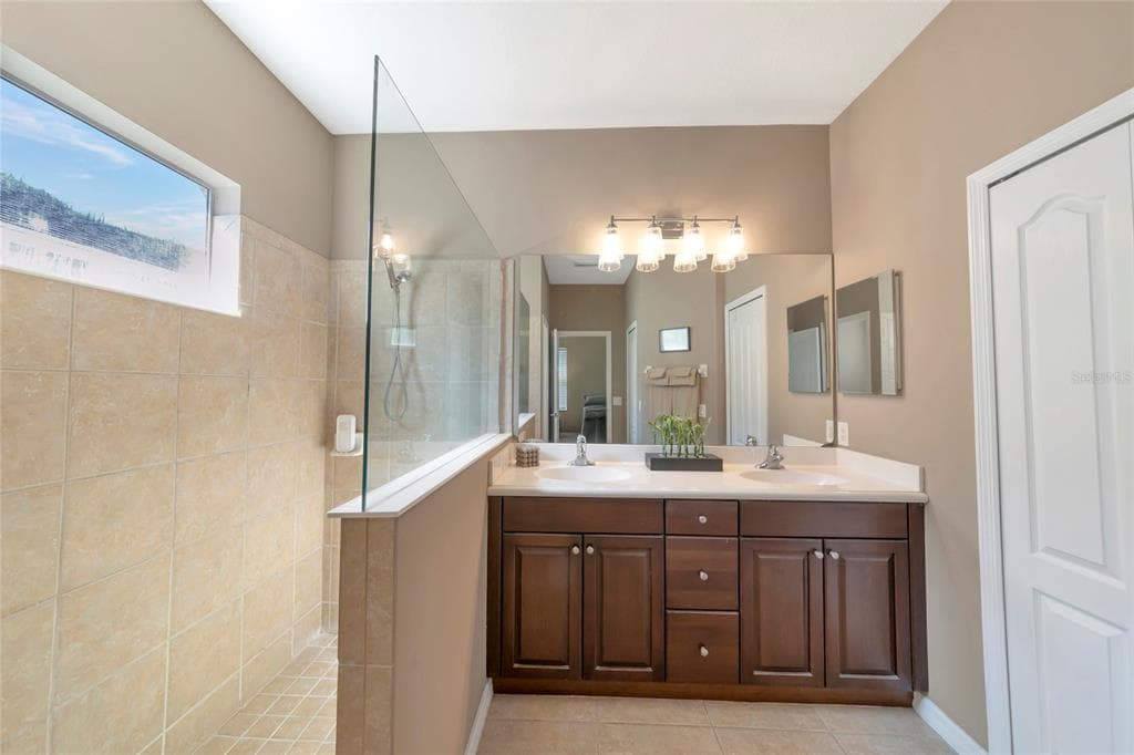 4930 NEWPORT NEWS CIRCLE photo 15