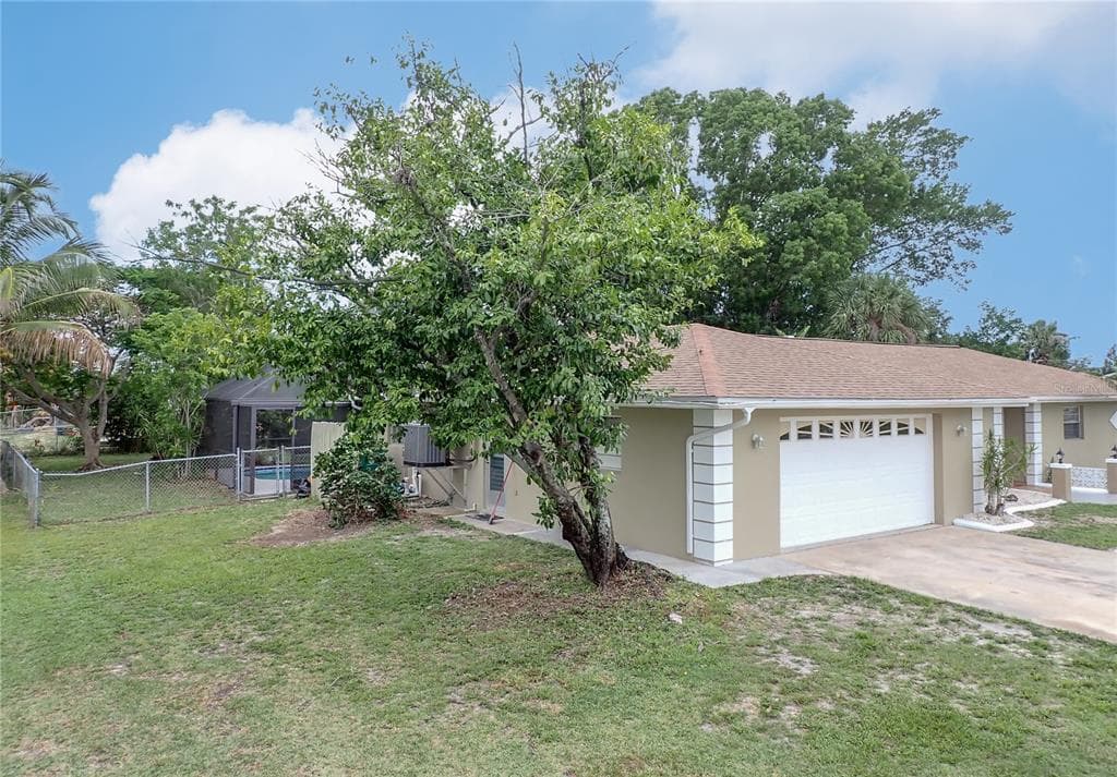 215 TARPON WAY 3