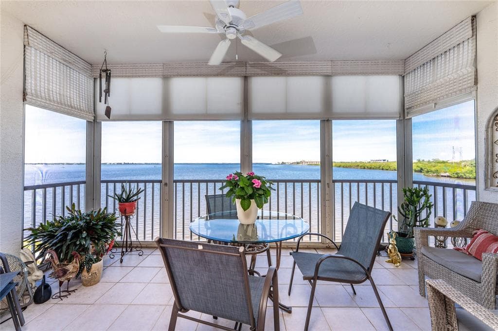 200 HARBOR WALK DRIVE 233 photo 9