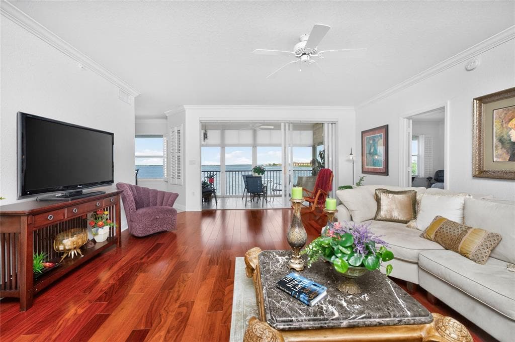 200 HARBOR WALK DRIVE 233 photo 4