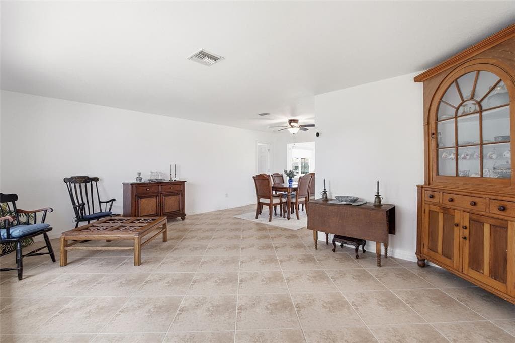 235 TAIT TERRACE SE 3