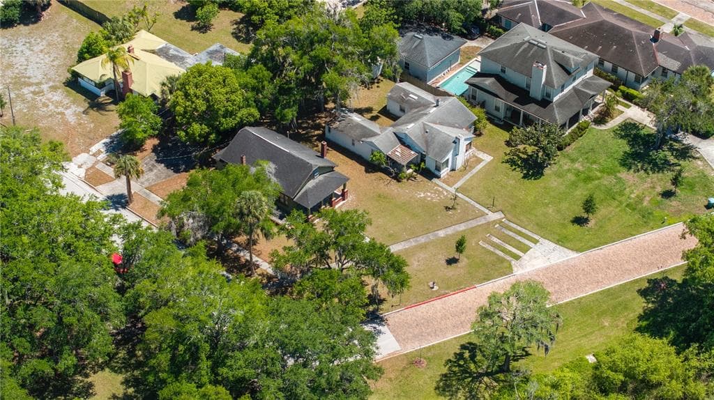 230 KILLARNEY DRIVE photo 8