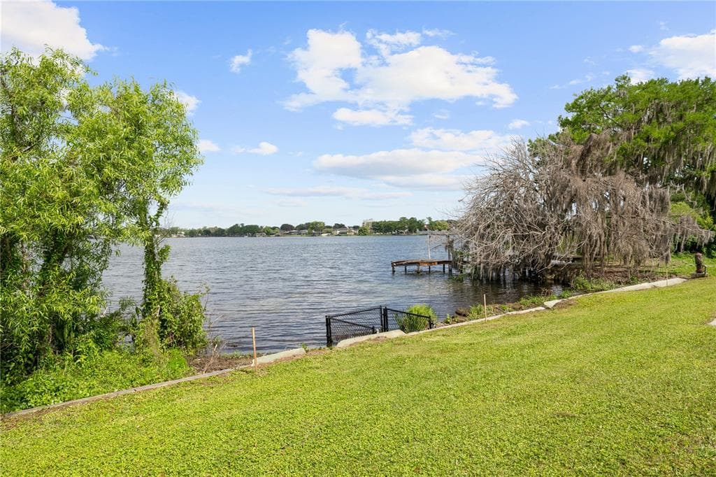 240 KILLARNEY DRIVE 5