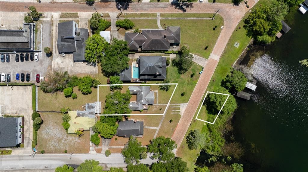 240 KILLARNEY DRIVE 4
