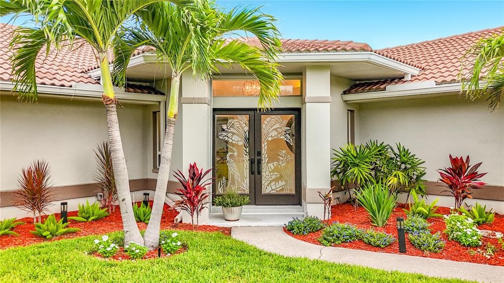 324 LEEWARD ISLAND 2