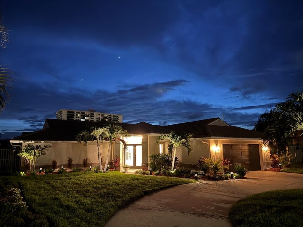 324 LEEWARD ISLAND 3