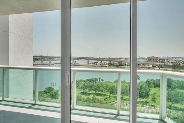 231 RIVERSIDE DRIVE 709-1 photo 8