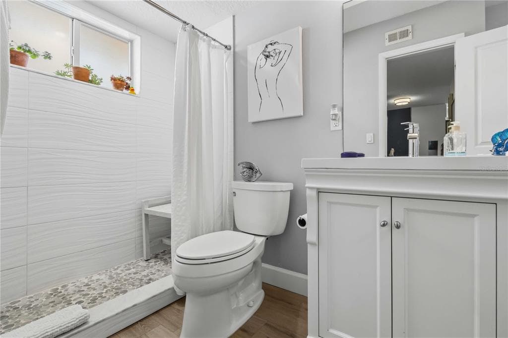 3804 GULF OF MEXICO DRIVE B204 photo 17