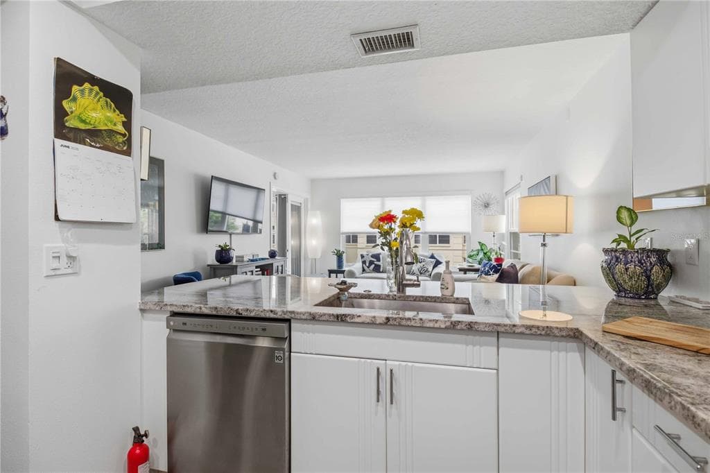 3804 GULF OF MEXICO DRIVE B204 photo 14