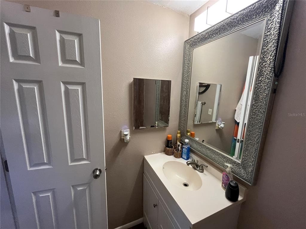 2632 HIDDEN LAKE DR N B photo 8