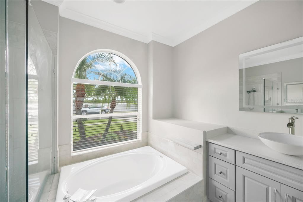1548 MIRA LAGO CIRCLE photo 19