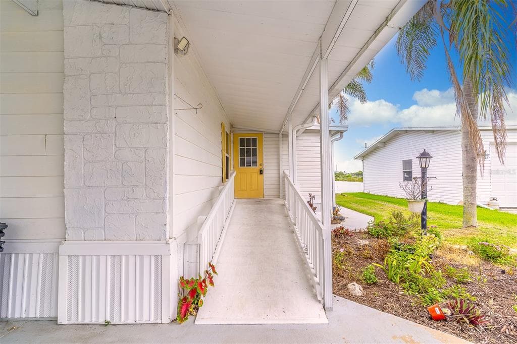 302 BASSWOOD COURT 4