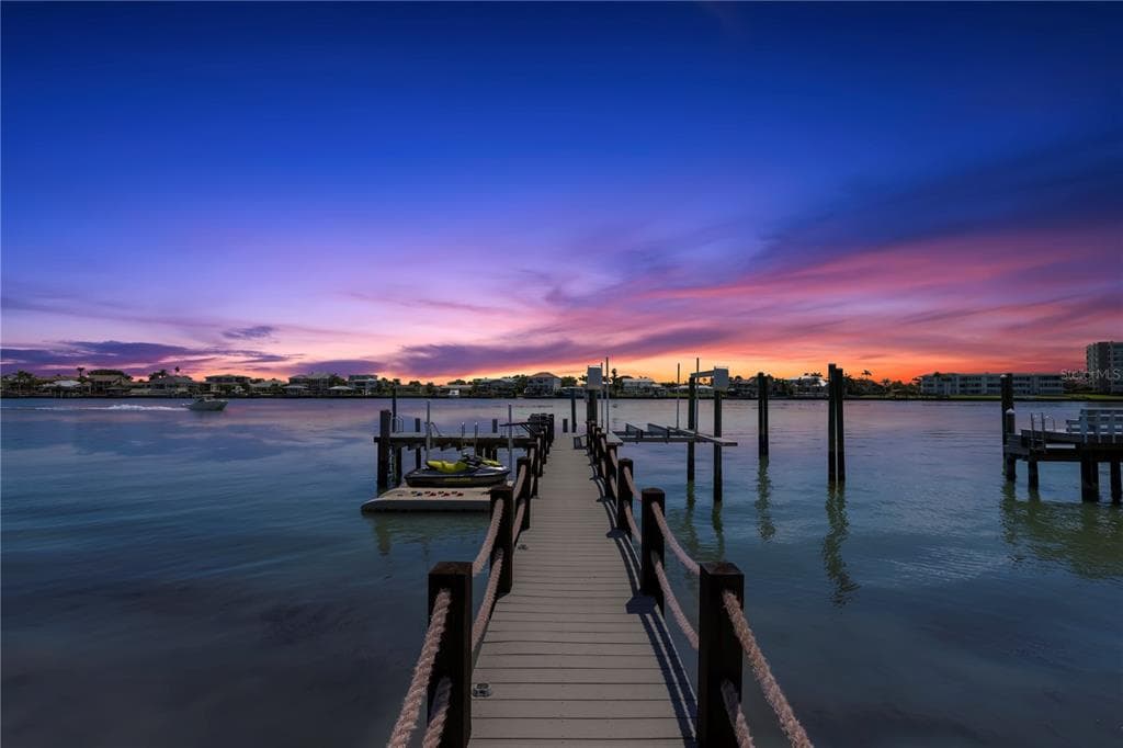 819 BAY ESPLANADE 1