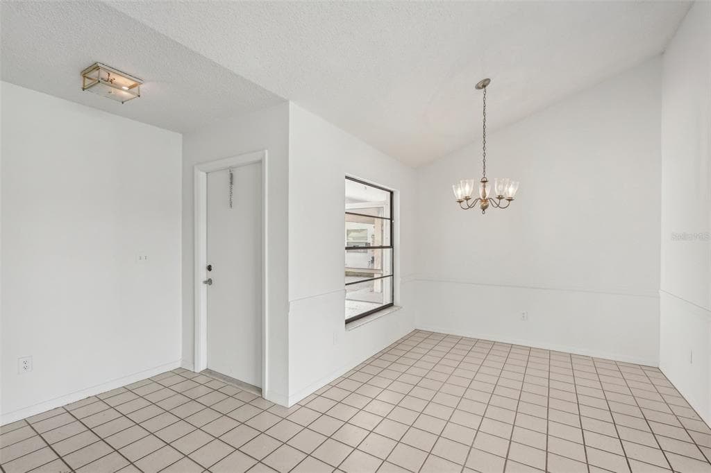 1613 COMFY COURT photo 11