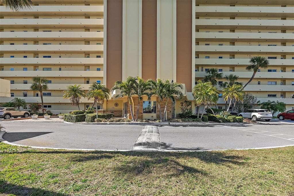 4725 COVE CIRCLE #704 1