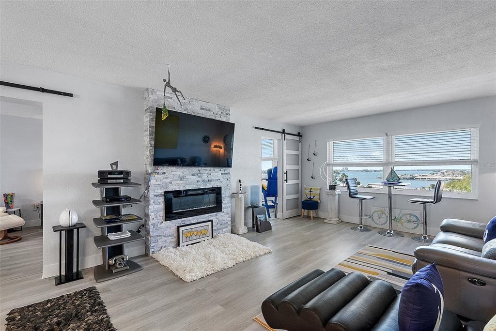 4725 COVE CIRCLE 704 photo 9