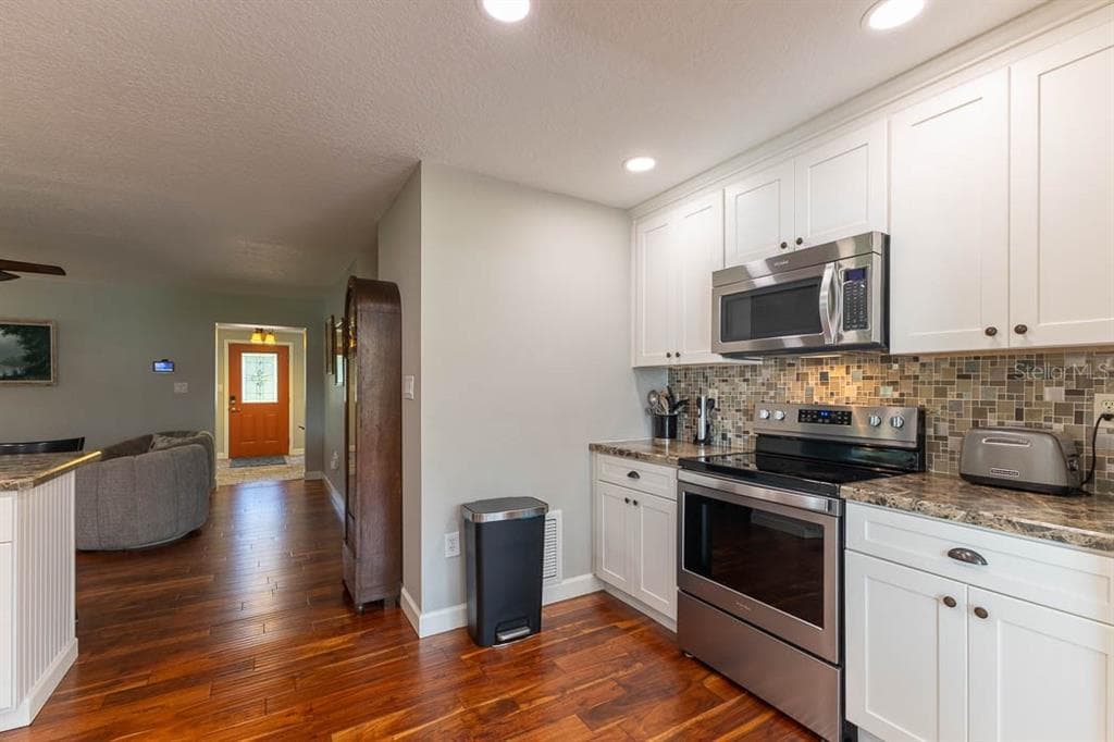 210 WESTLAKE DRIVE photo 11