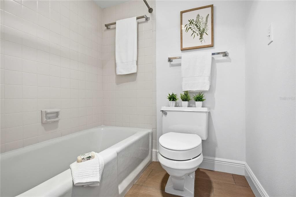 521 BAYPORT WAY 521 photo 19