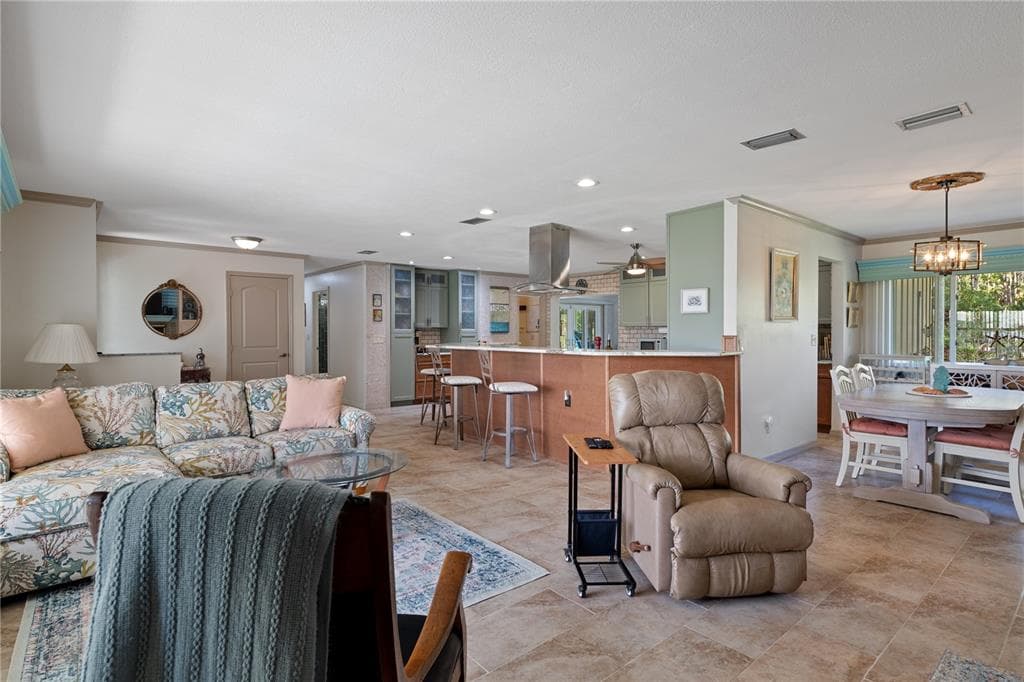 2160 N WATERSEDGE DRIVE photo 9