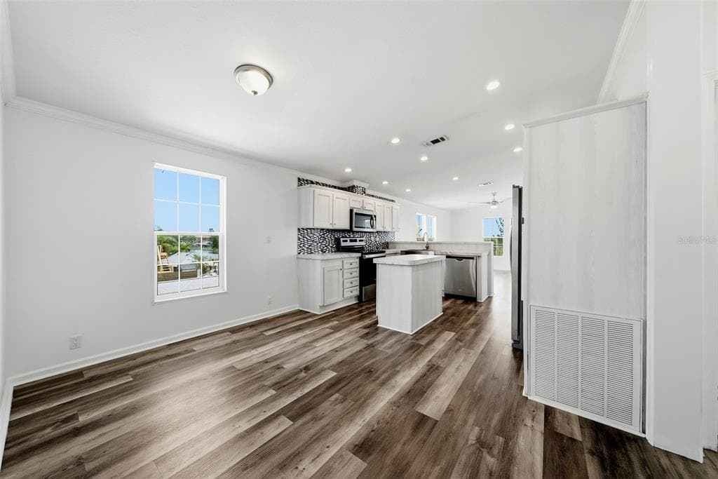6310 TOWER DRIVE photo 15