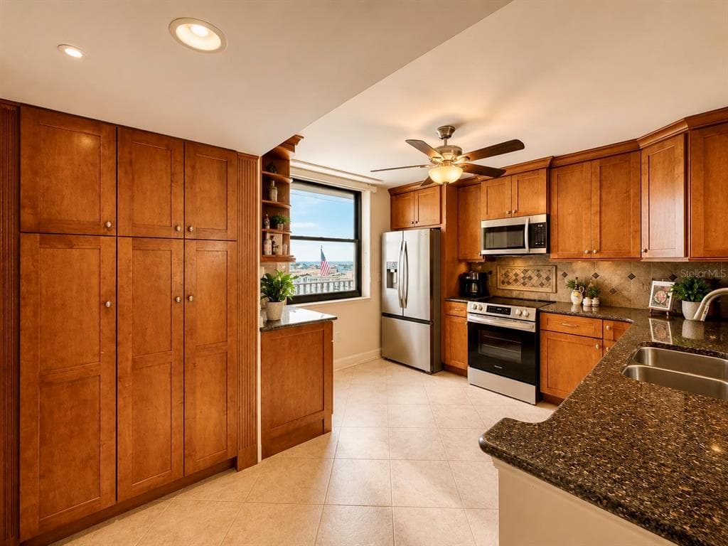 7300 SUN ISLAND DRIVE S #1103 3