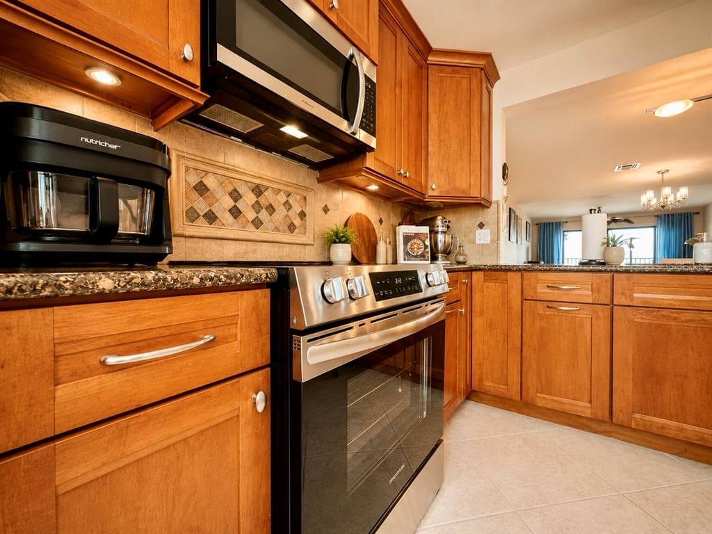 7300 SUN ISLAND DRIVE S 1103 photo 9